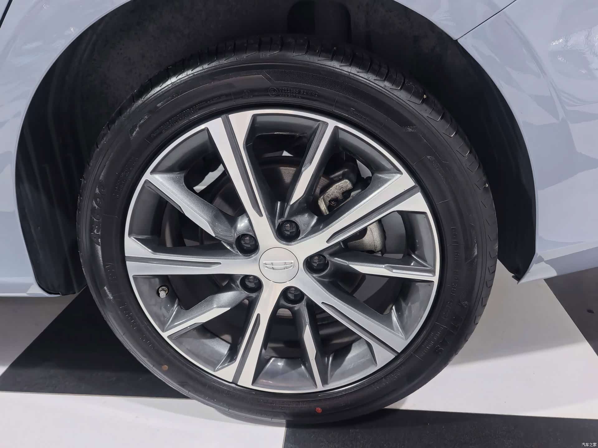 Geely Emgrand, 2024 17