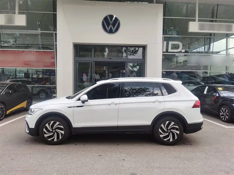 Volkswagen Tiguan L