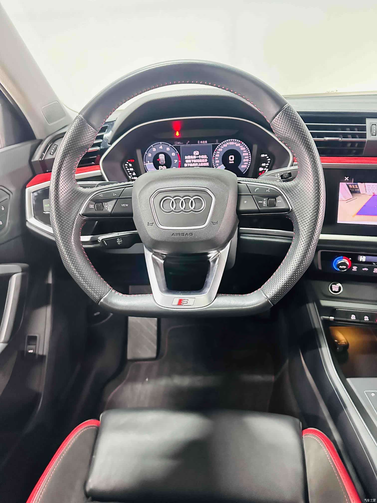 Audi Q3, 2021 13