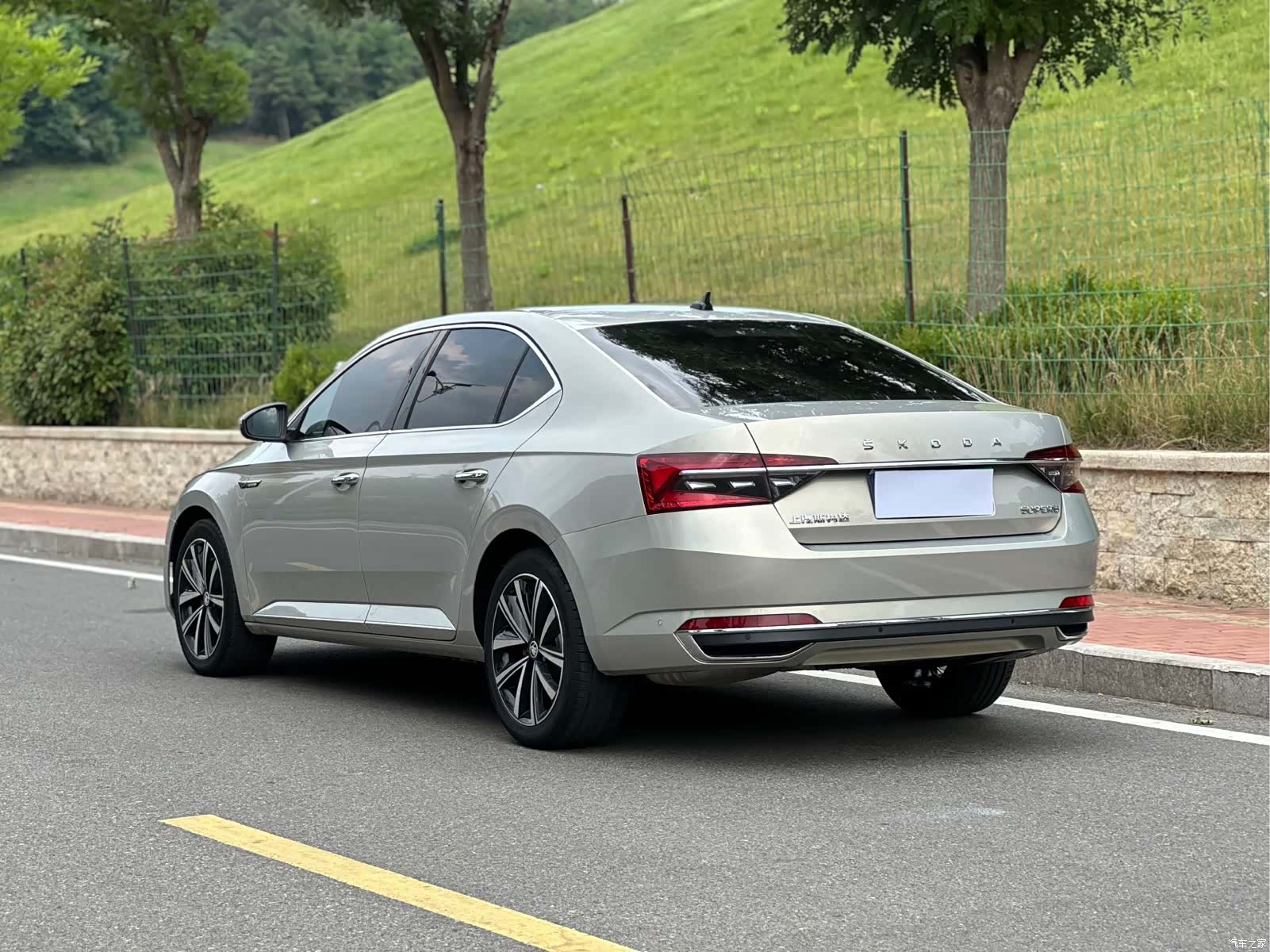 Skoda Superb, 2023 все фото