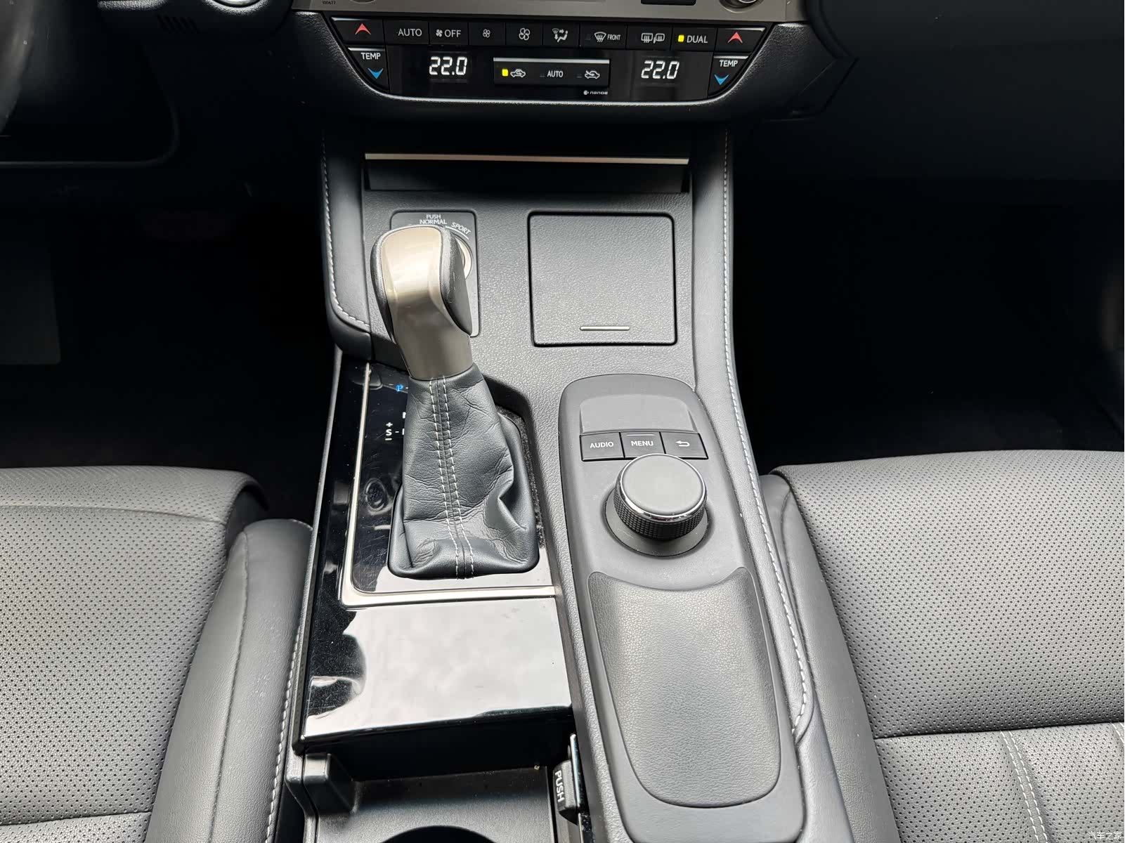 Lexus ES, 2018 7