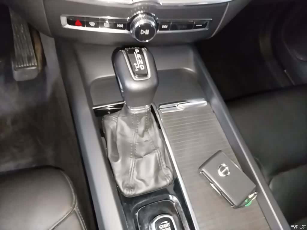 Volvo XC60, 2018 14