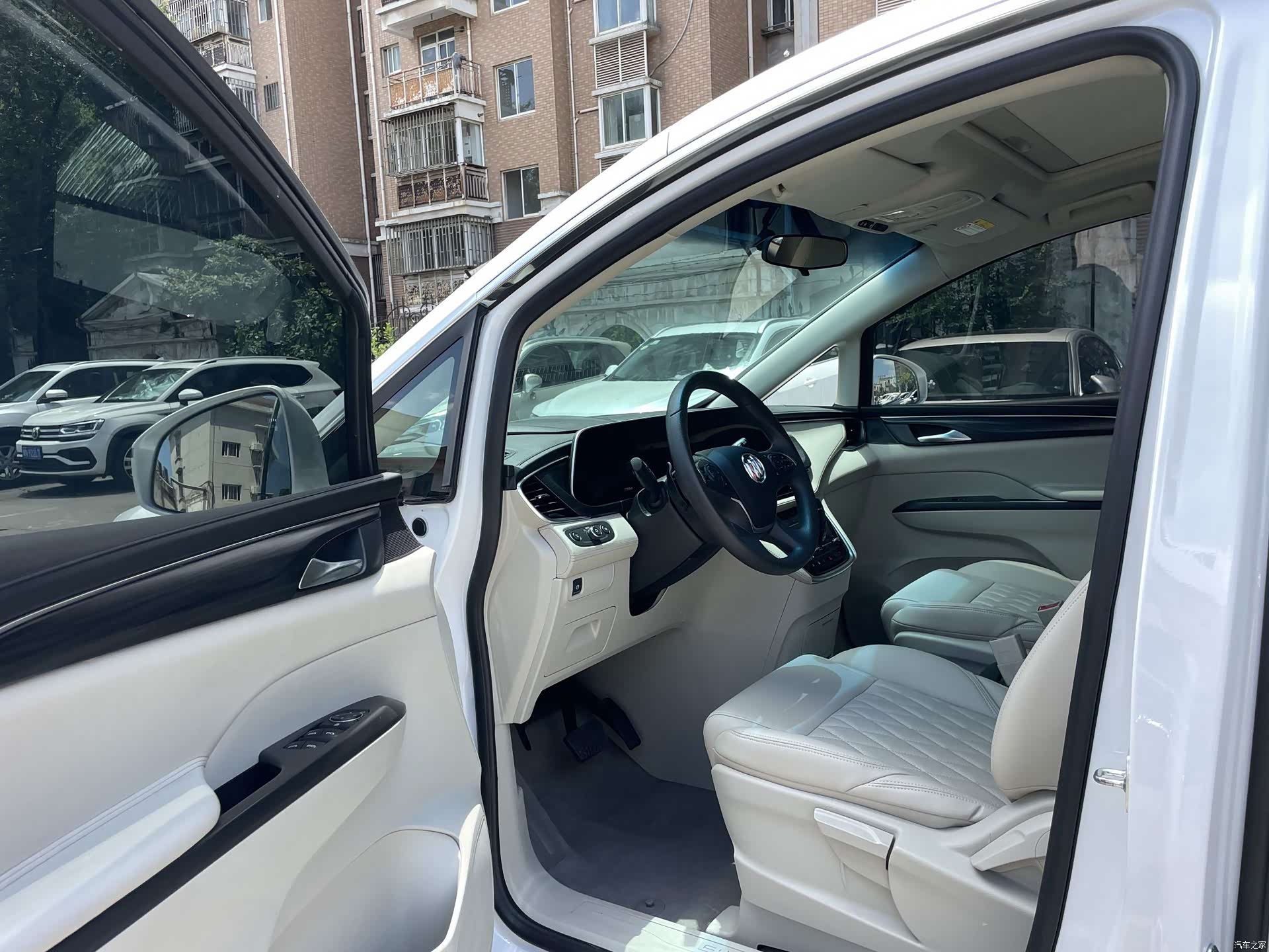 Buick GL8, 2022 7