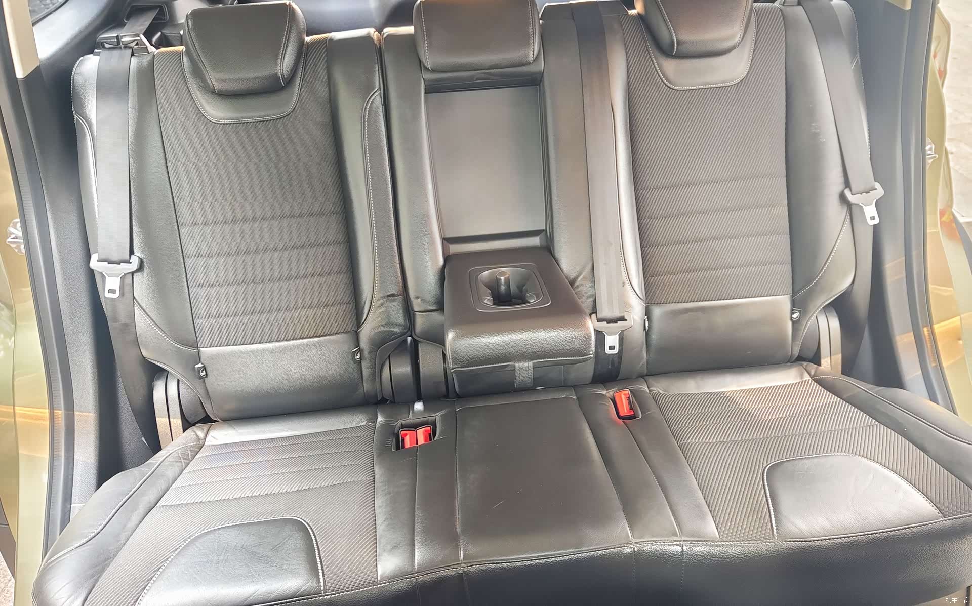 Ford Kuga, 2016 11