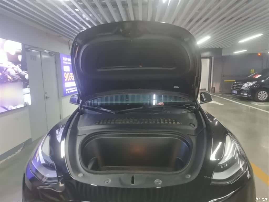 Tesla Model Y, 2023 20