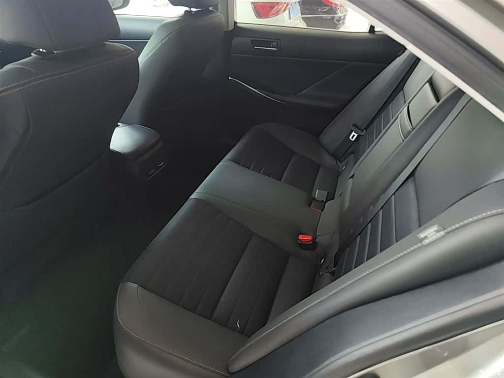 Lexus IS, 2017 17