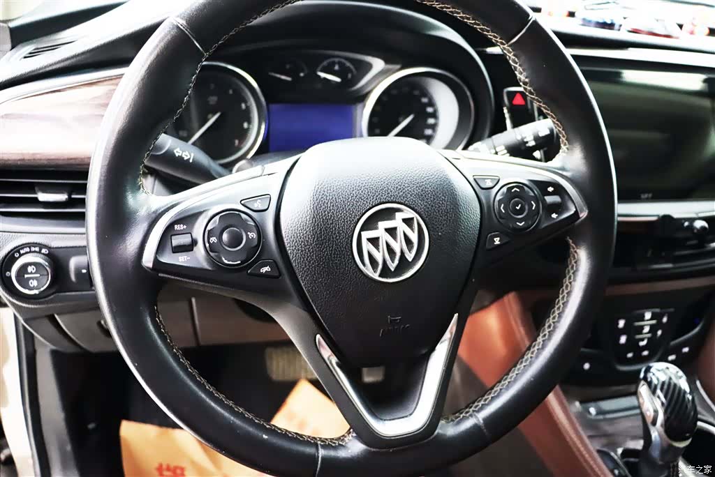 Buick Envision Plus, 2018 11