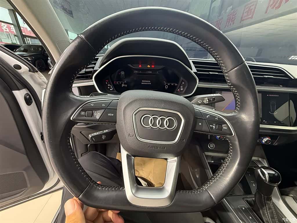 Audi Q3, 2022 11