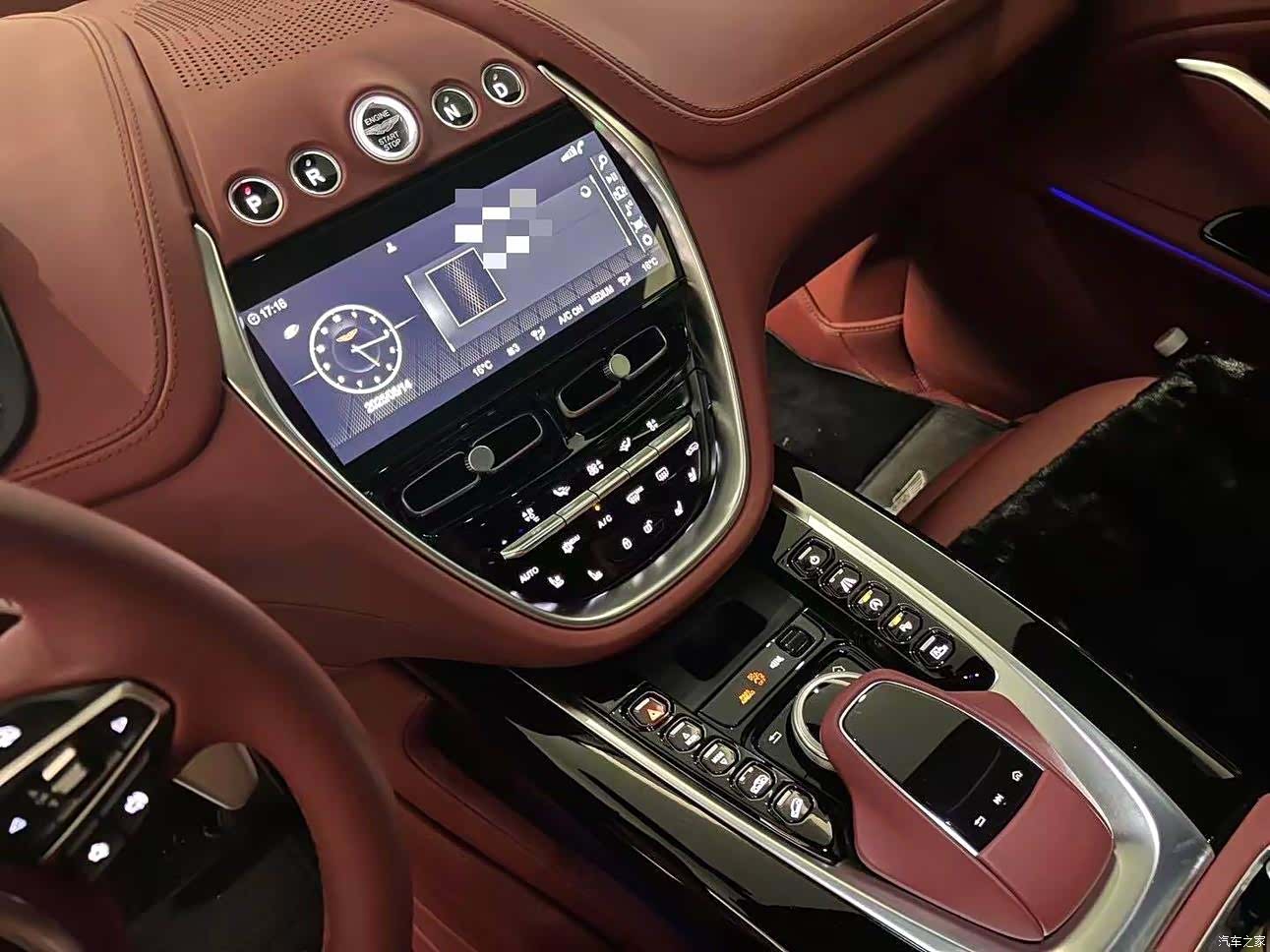 Aston Martin DBX, 2022 7