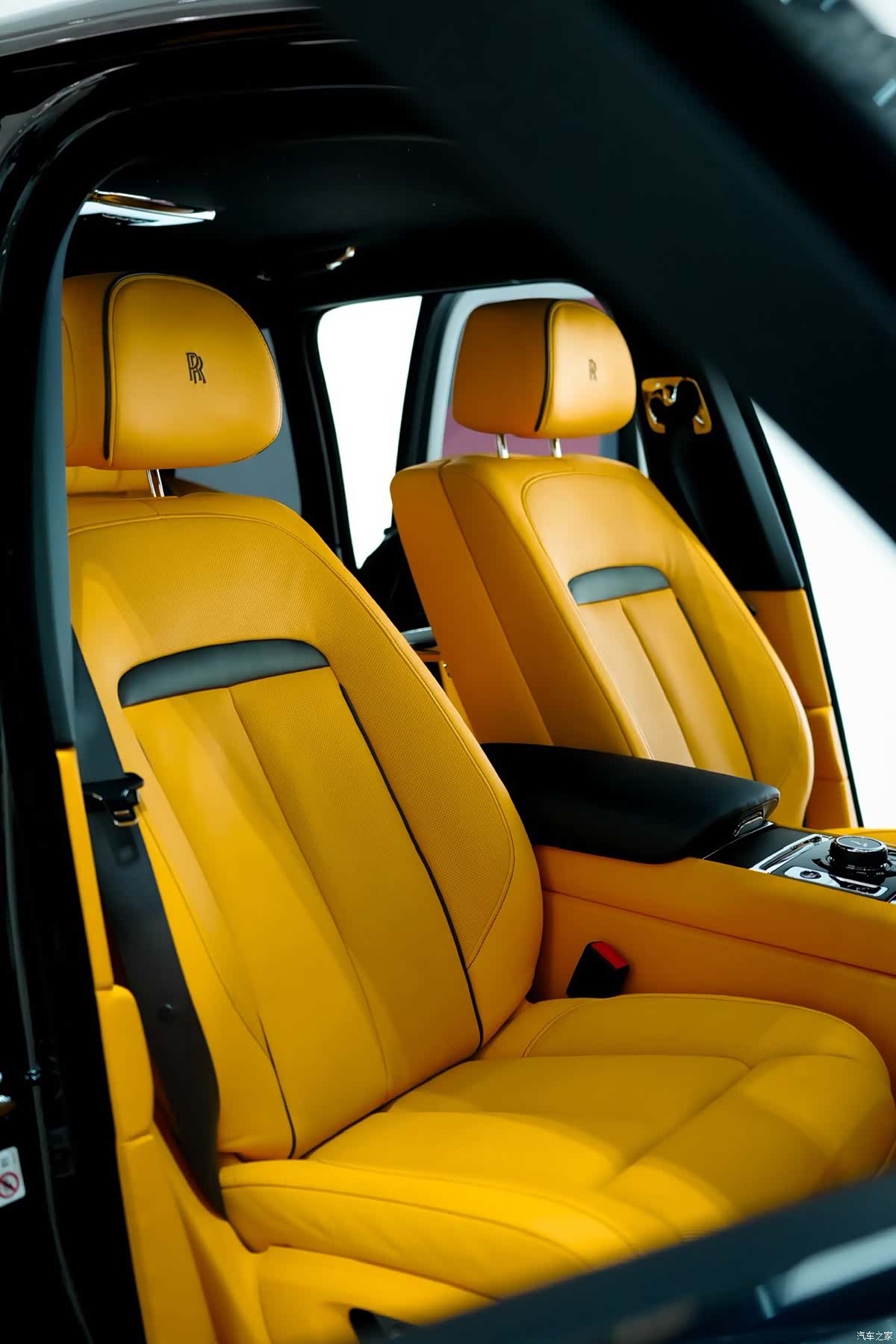 Rolls-Royce Cullinan, 2023 13