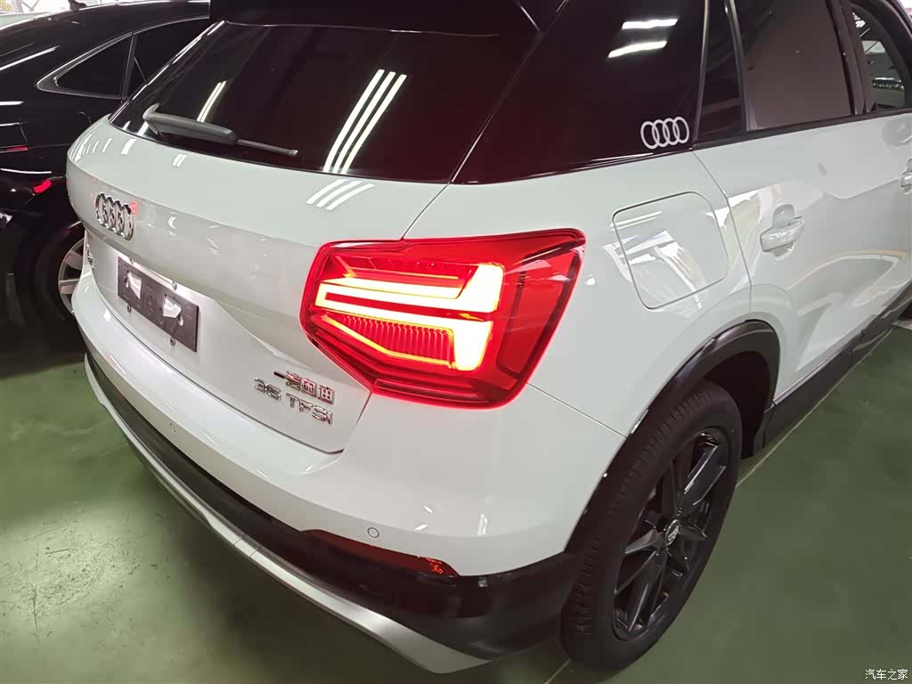 Audi Q2L, 2020 8