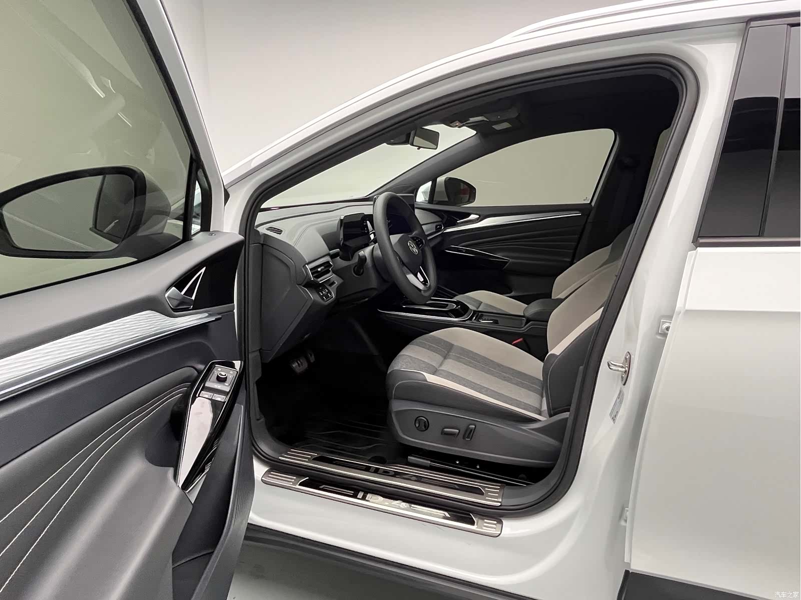 Volkswagen ID.4, 2025 15