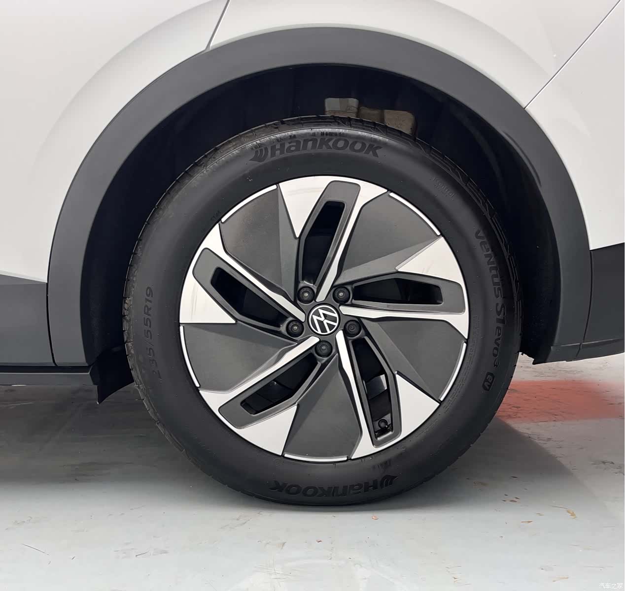 Volkswagen ID.4, 2025 13