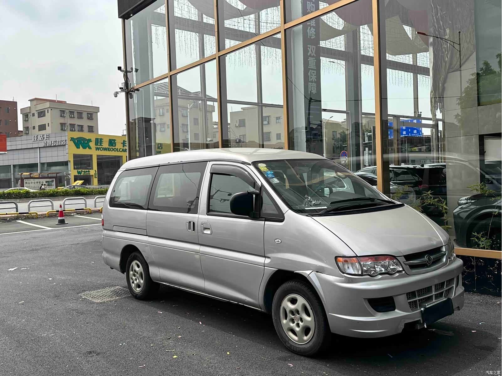 DongFeng G63, 2009 14