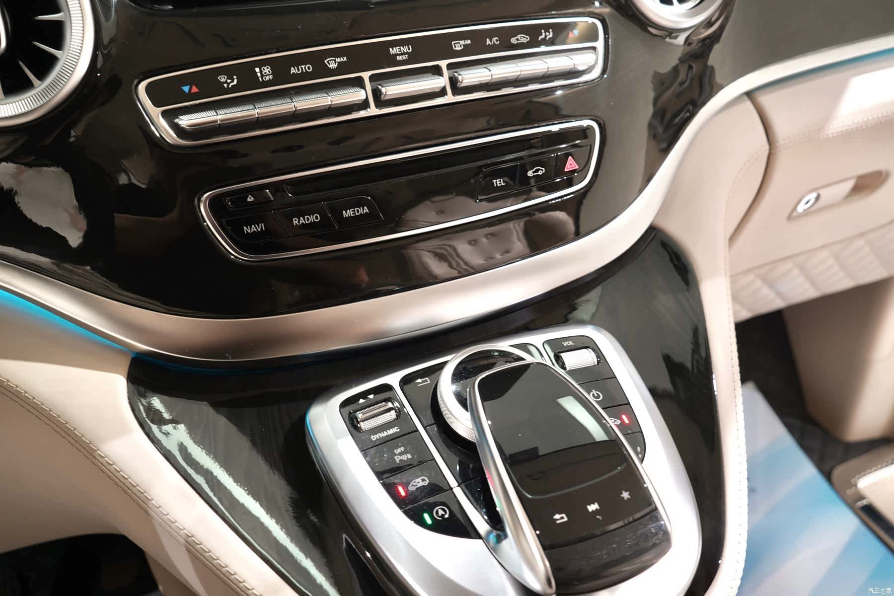 Mercedes-Benz V-Class, 2020 10