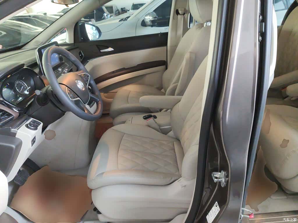 Buick GL8, 2022 11