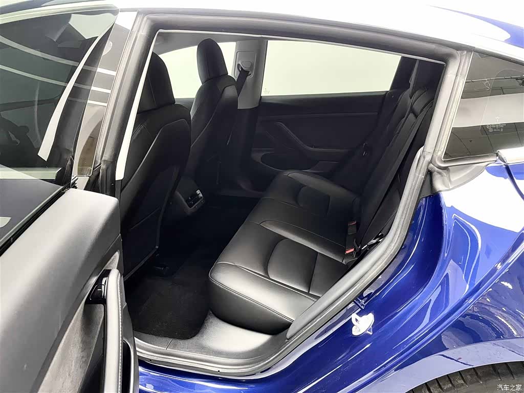 Model 3, 2020 10