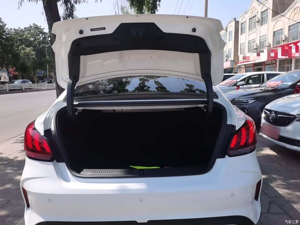 MG MG5, 2023 19