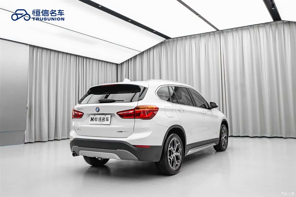 BMW X1, 2019 все фото