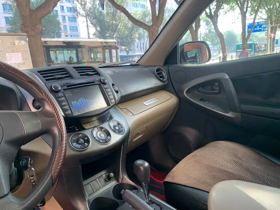 Toyota RAV4 Rongfang