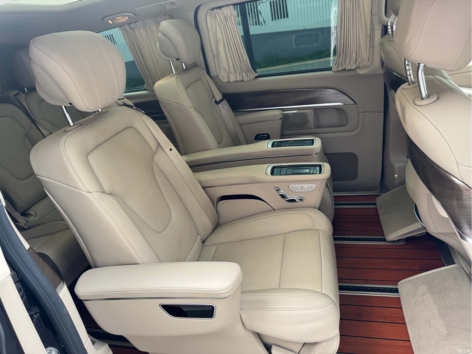 Mercedes-Benz V-Class, 2021 19