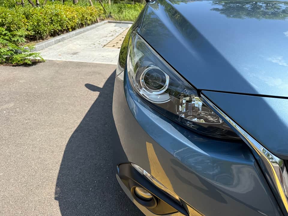 Mazda 3 Angkesaila