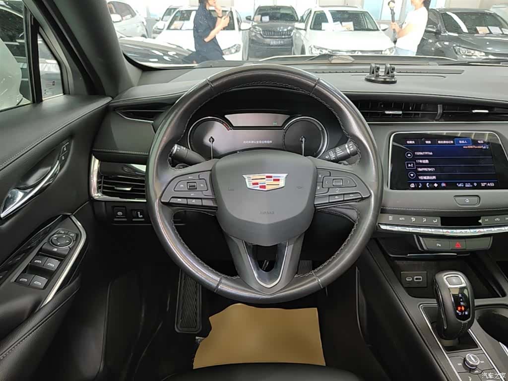 Cadillac XT4, 2019 11