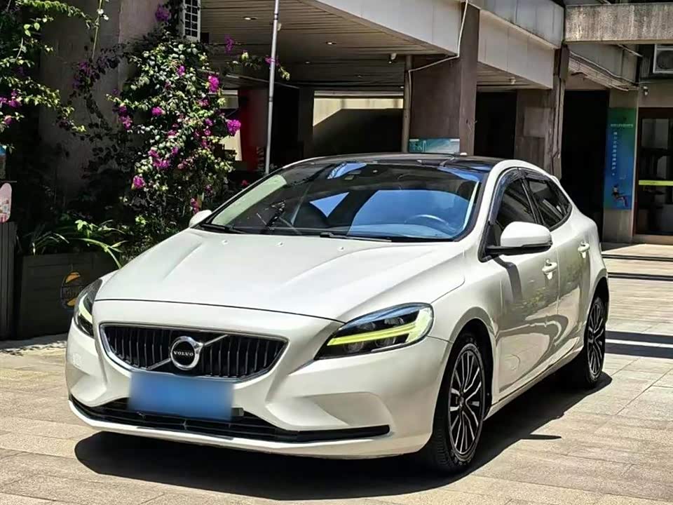 Volvo V40