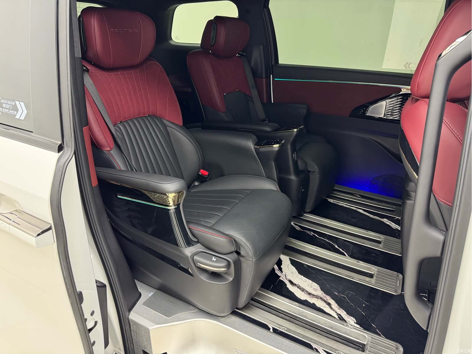 Trumpchi M8, 2023 11