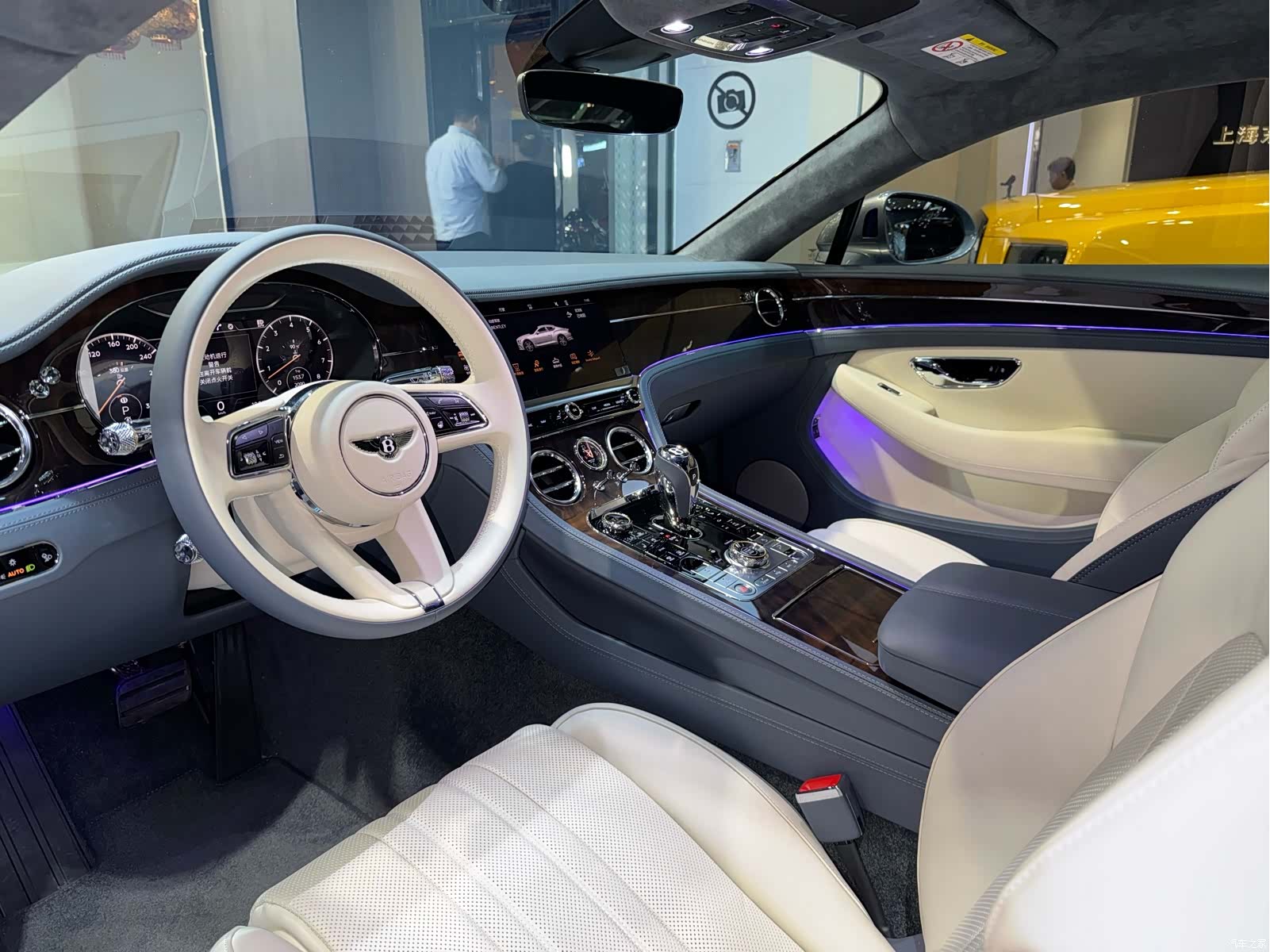 Bentley Continental GT, 2021 все фото