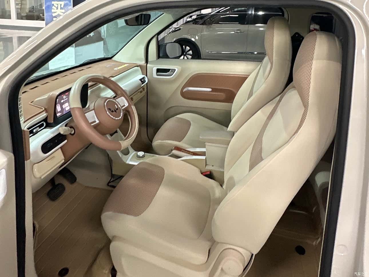 Wuling MINIEV, 2025 10