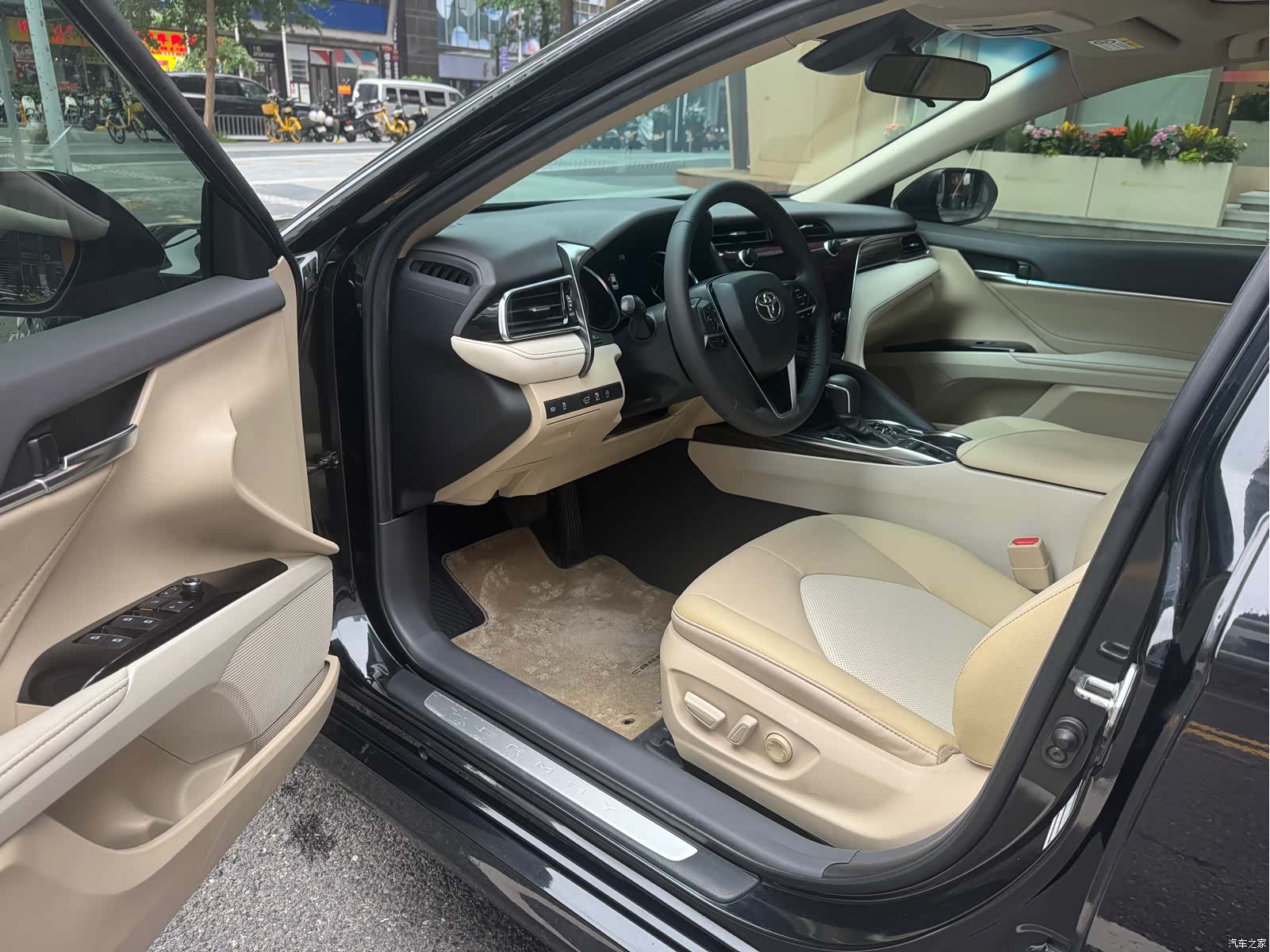 Toyota Camry, 2019 3