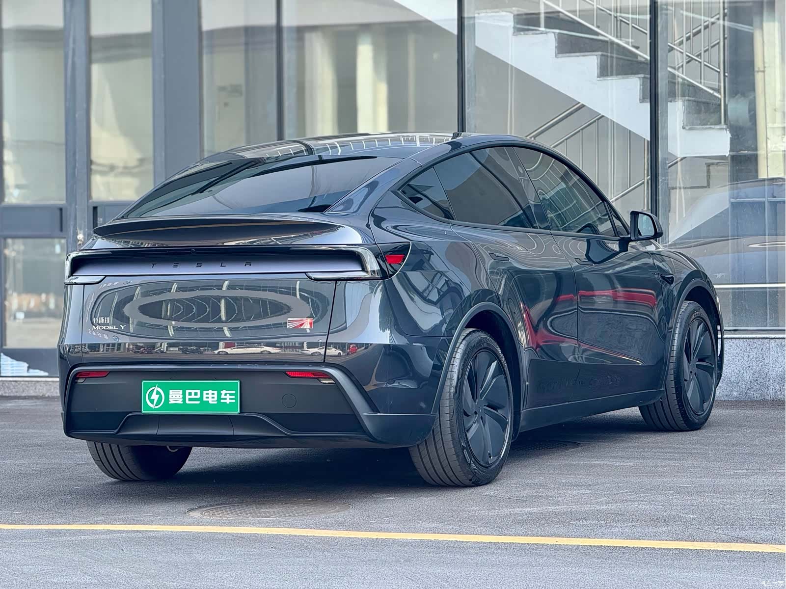 Tesla Model Y, 2025 все фото