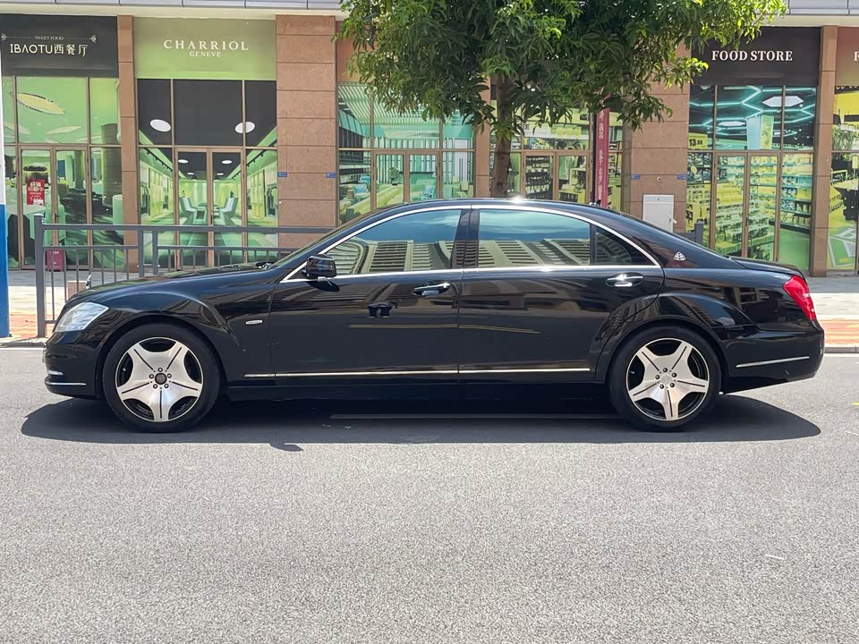Mercedes-Benz S-class Mercedes-Benz S-class