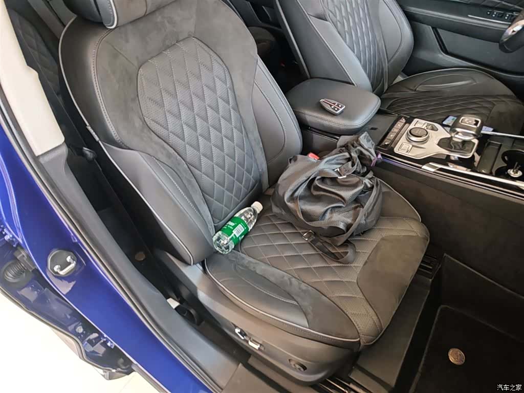Hongqi HS5, 2022 25