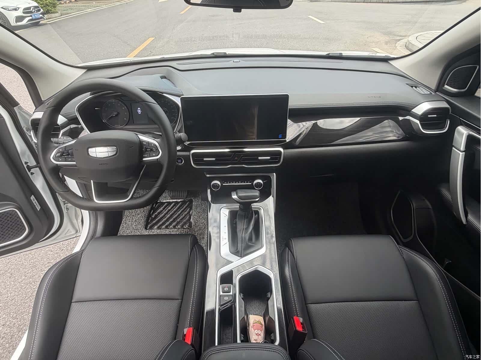 Geely Coolray, 2025 7