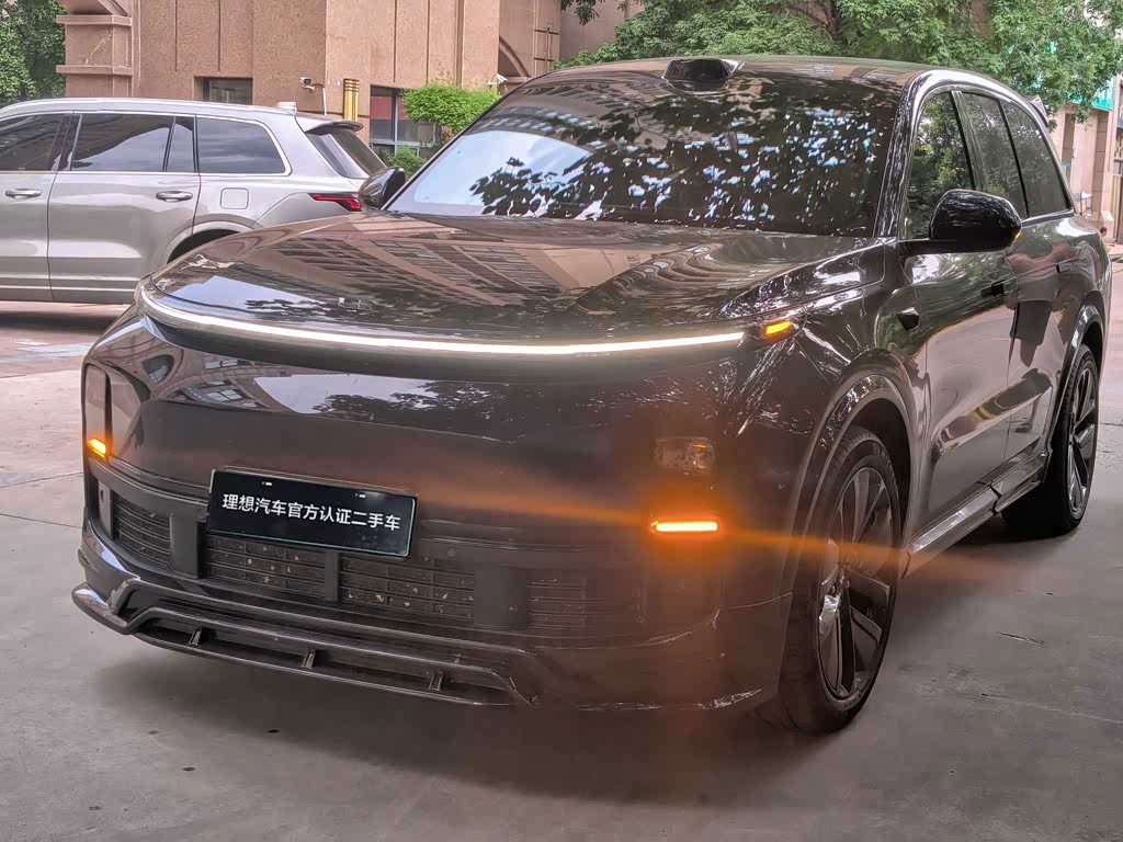 Li Auto L8