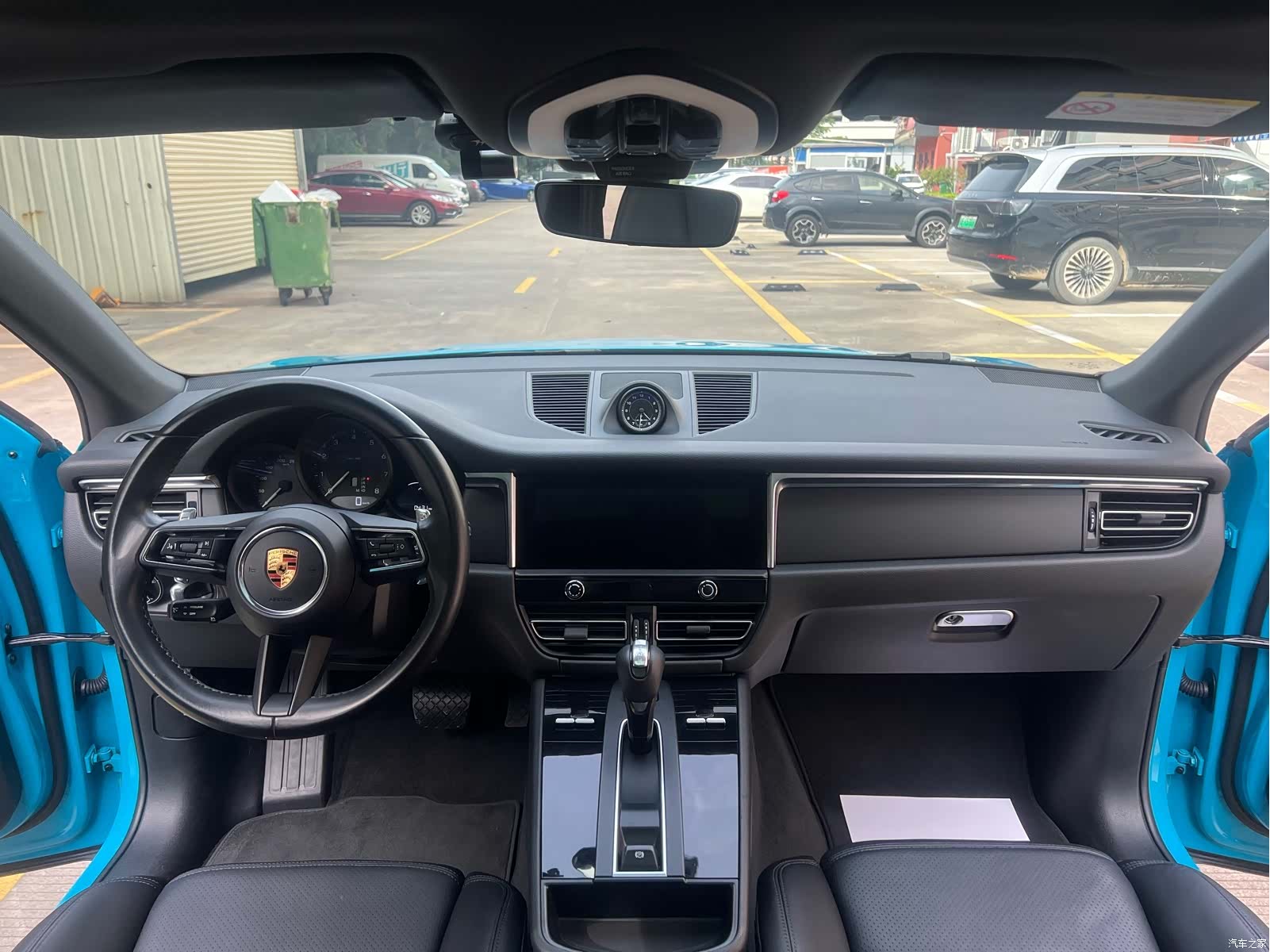 Porsche Macan, 2022 все фото