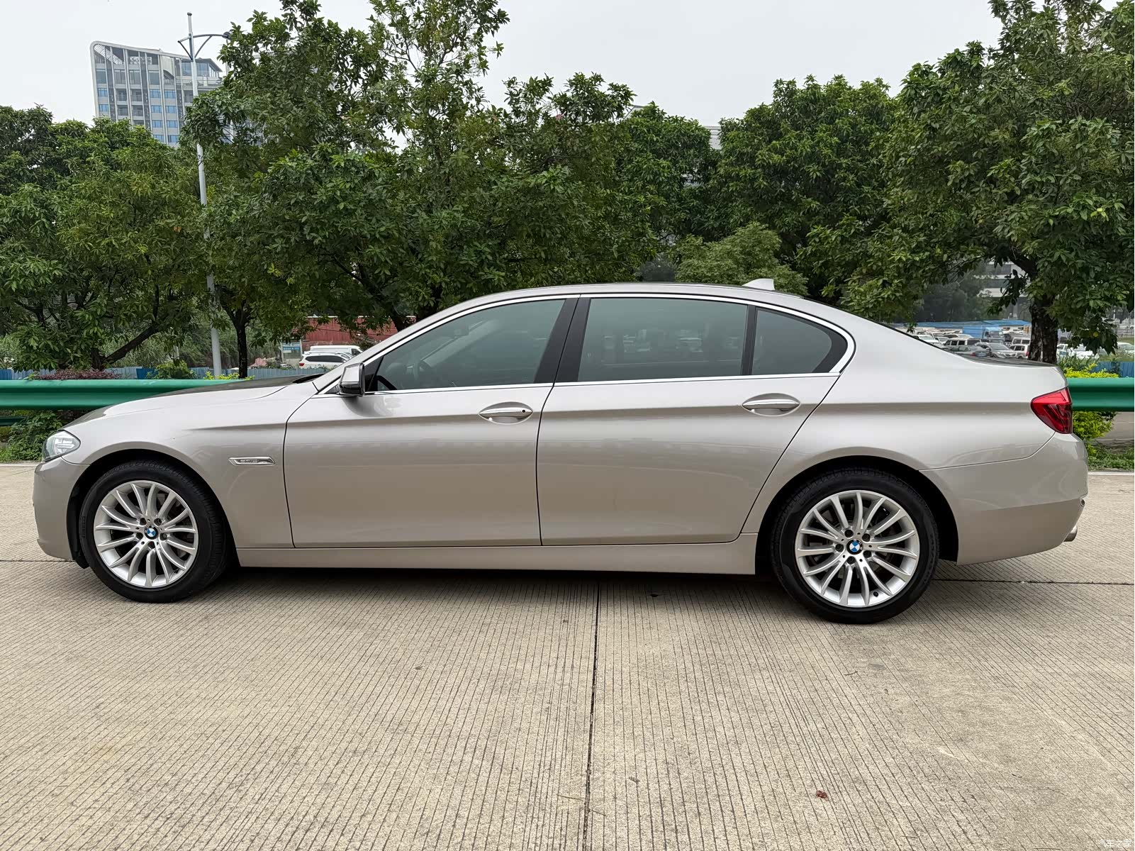 BMW 5 Series, 2015 10