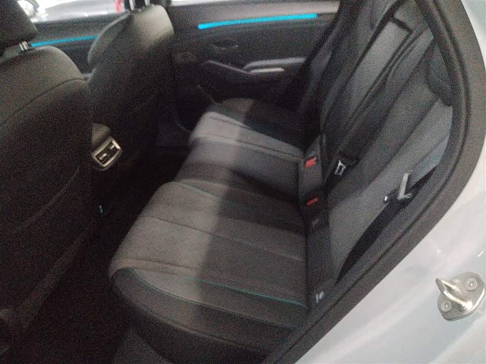 BYD Qin L BYD Qin L
