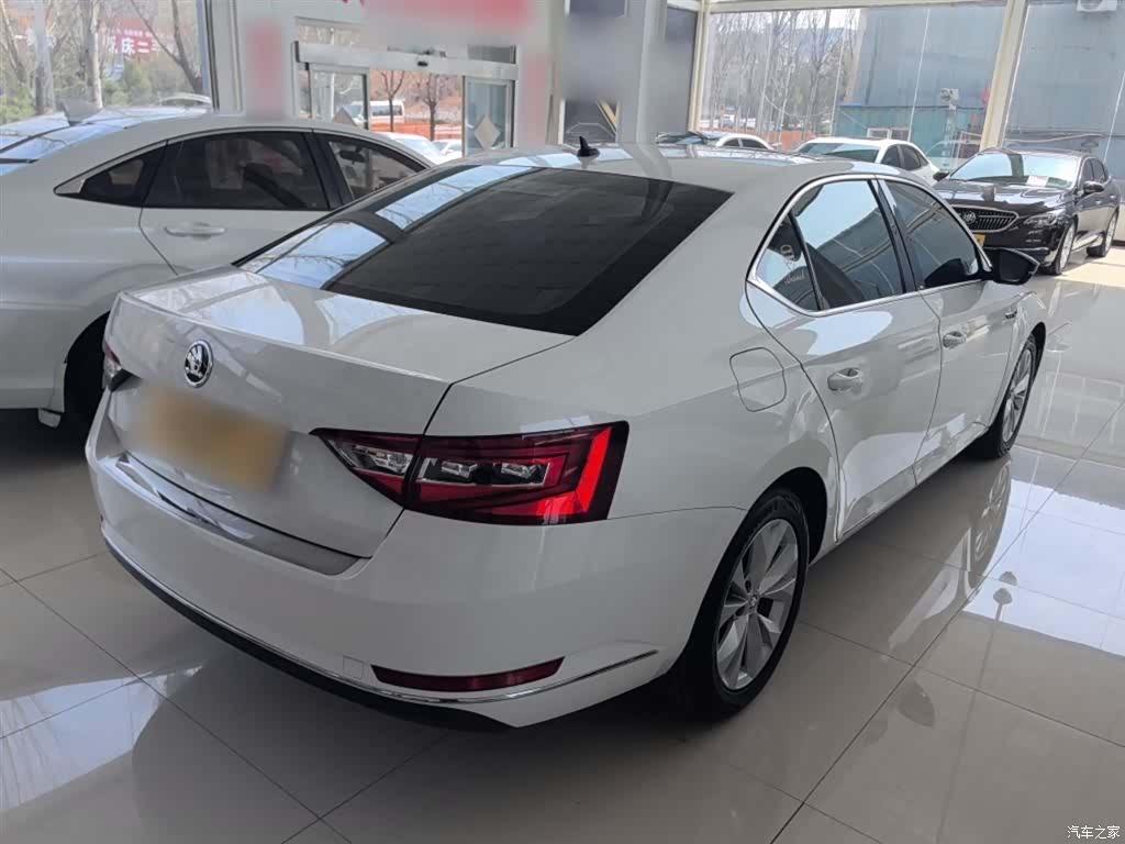 Skoda Superb, 2016 7
