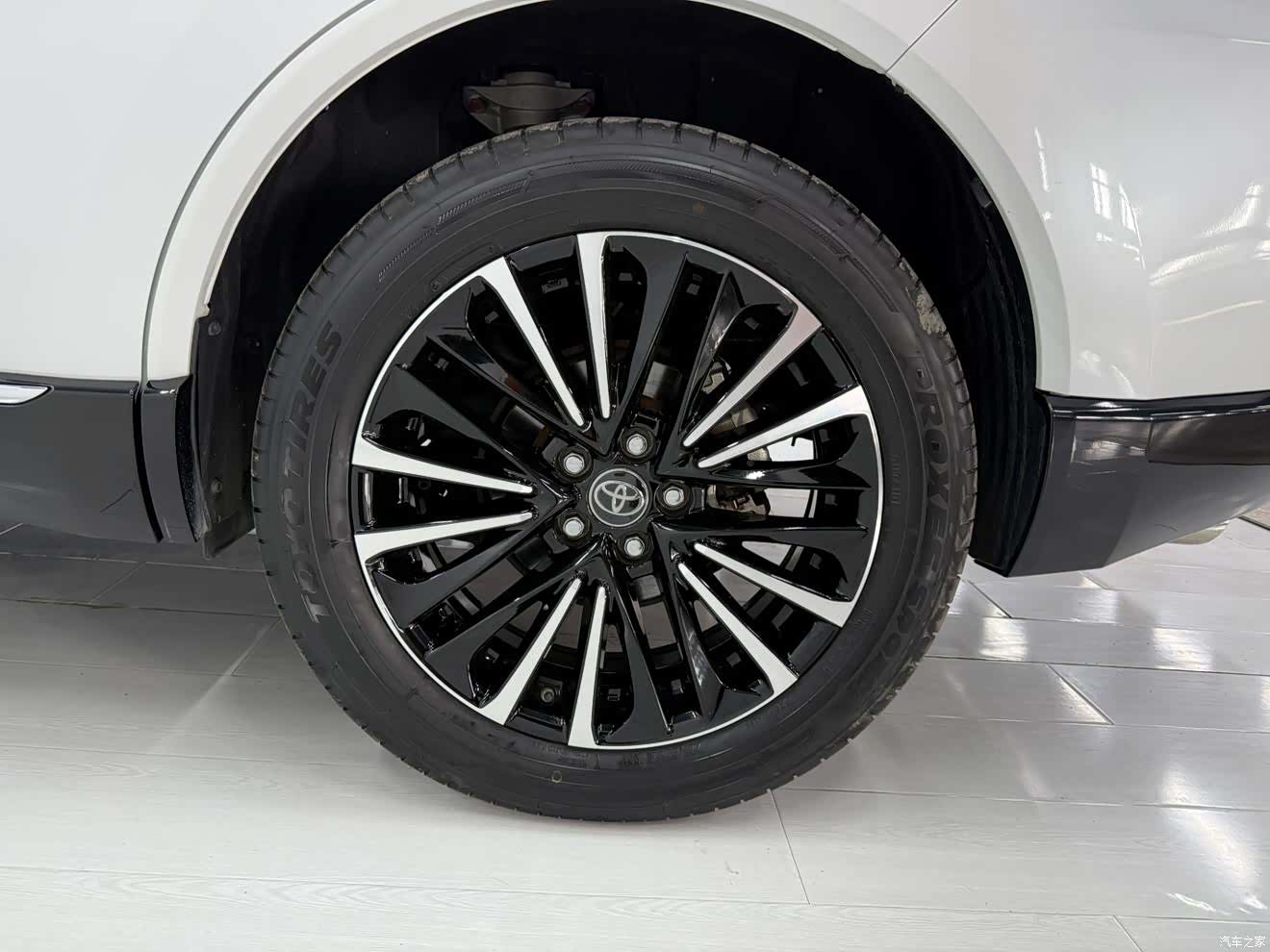 Toyota Venza, 2022 24