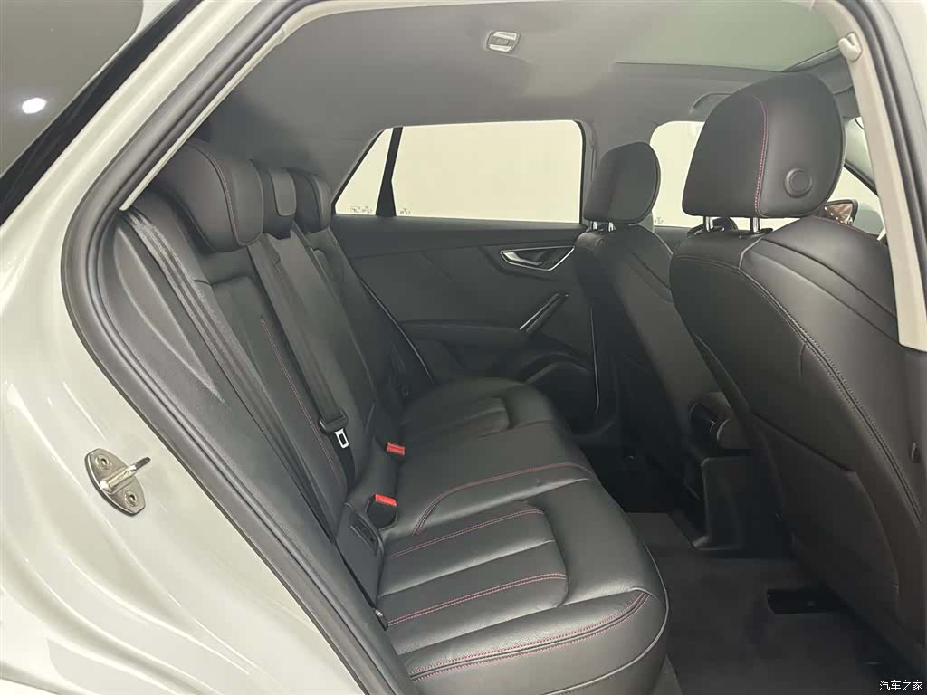 Audi Q2L, 2022 14