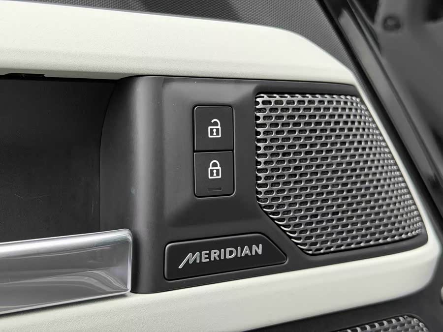 Land Rover Defender 2022, фото 6