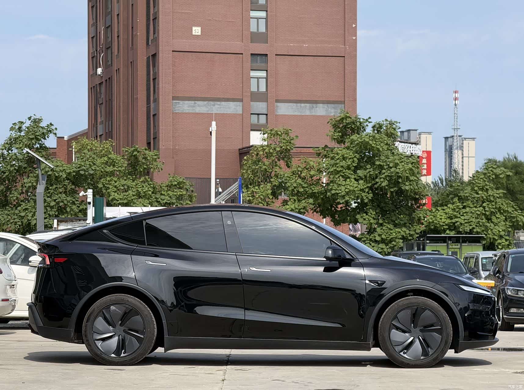 Tesla Model Y, 2026 7