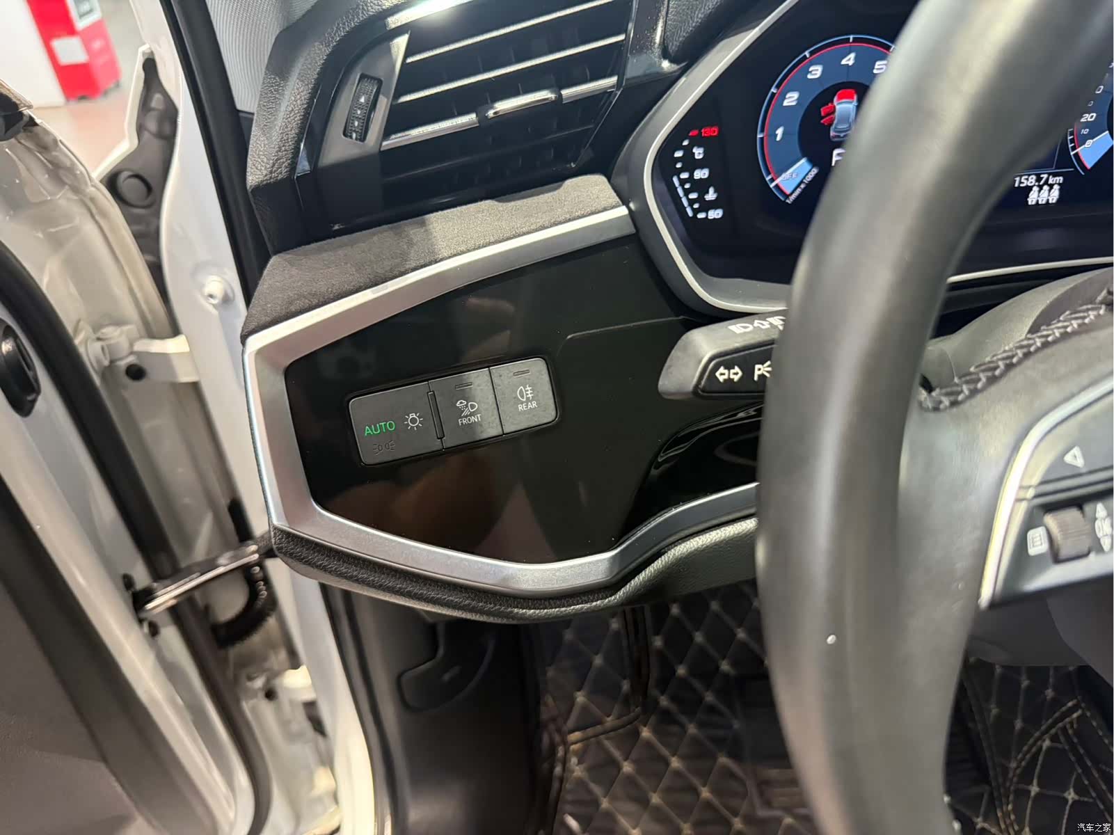 Audi Q3, 2022 11