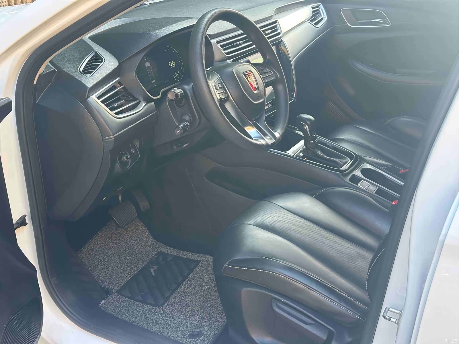 Roewe i5, 2021 4