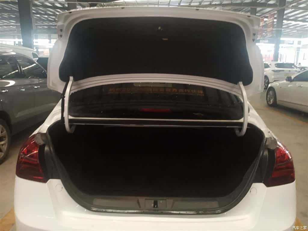Geely Emgrand, 2020 15