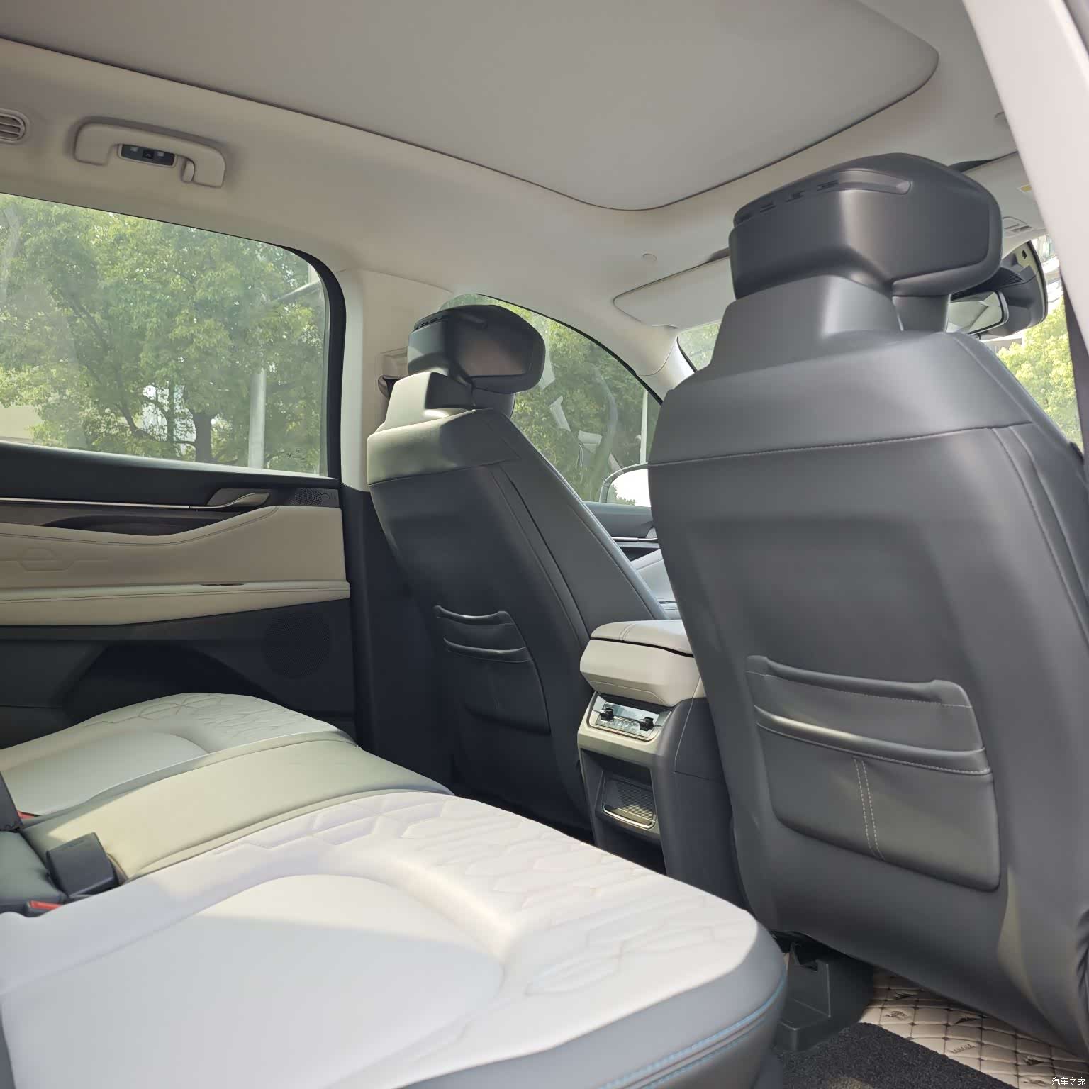 Ford Edge L, 2023 11