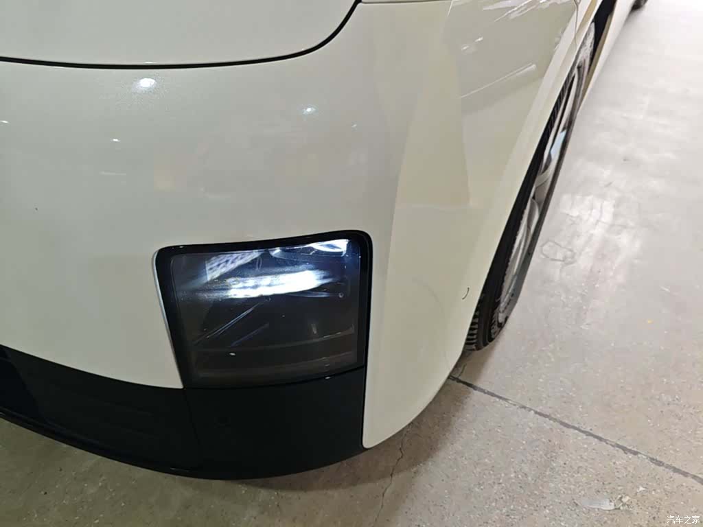 Li Auto MEGA, 2024 24